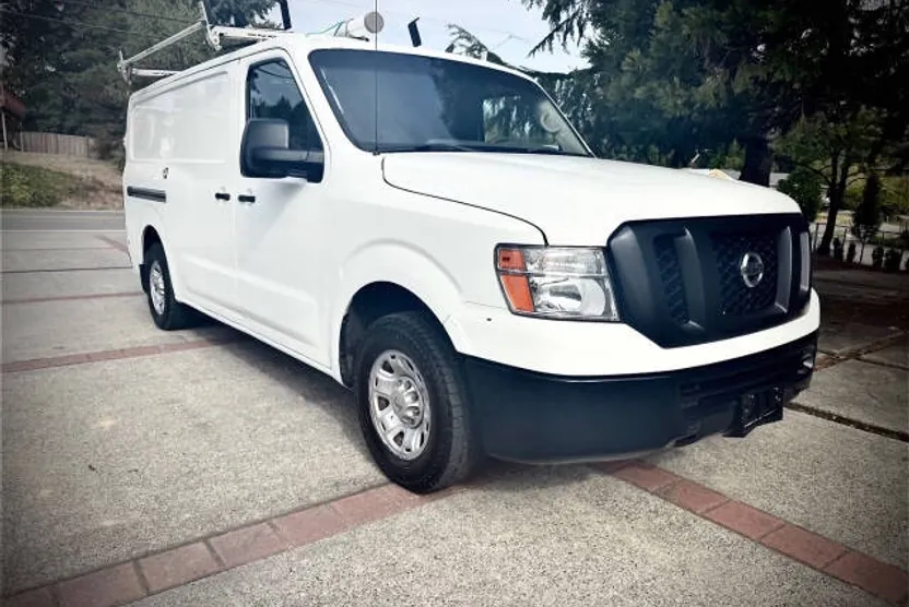 2016 Nissan NV2500 HD SV Cargo photo 1