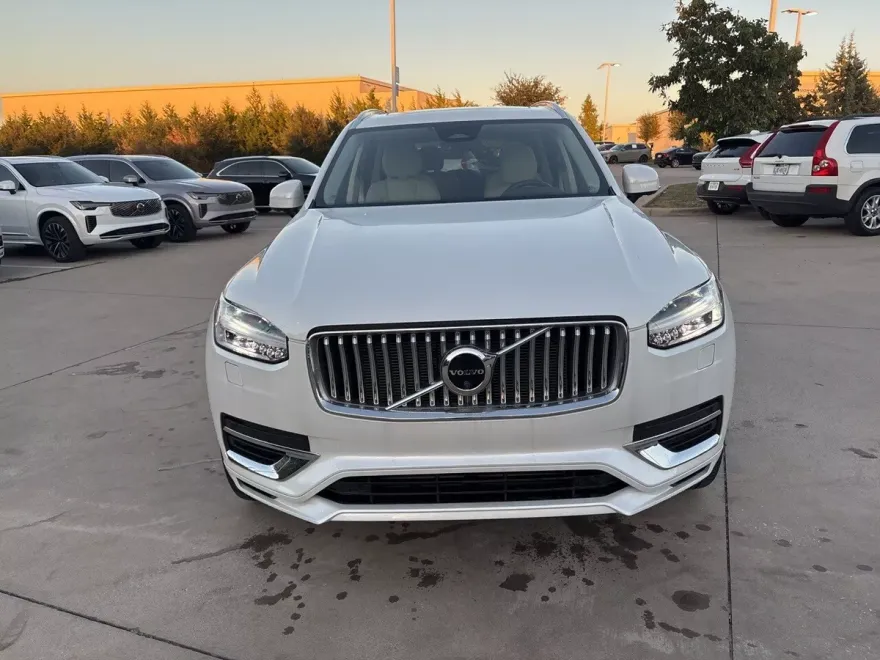 2023 Volvo XC90 Recharge T8 Plus photo 1