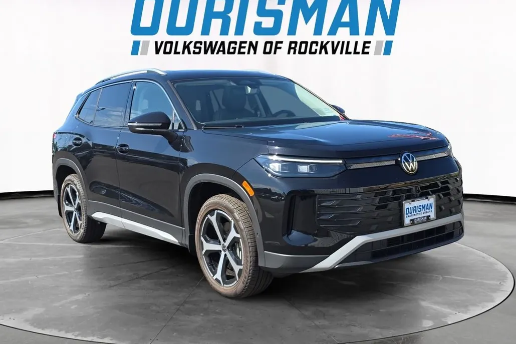 2025 Volkswagen Tiguan SE photo 1