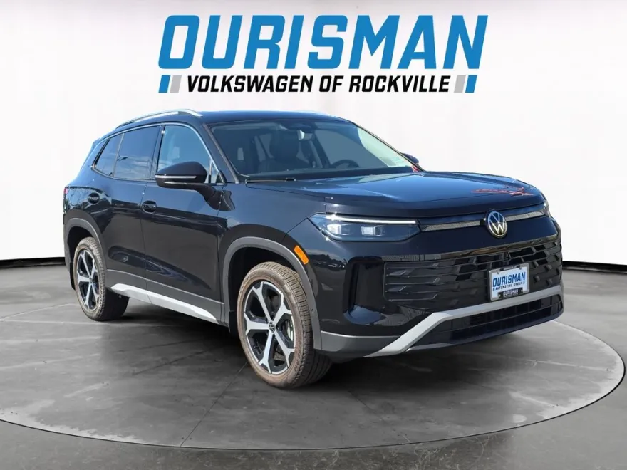 2025 Volkswagen Tiguan SE photo 1
