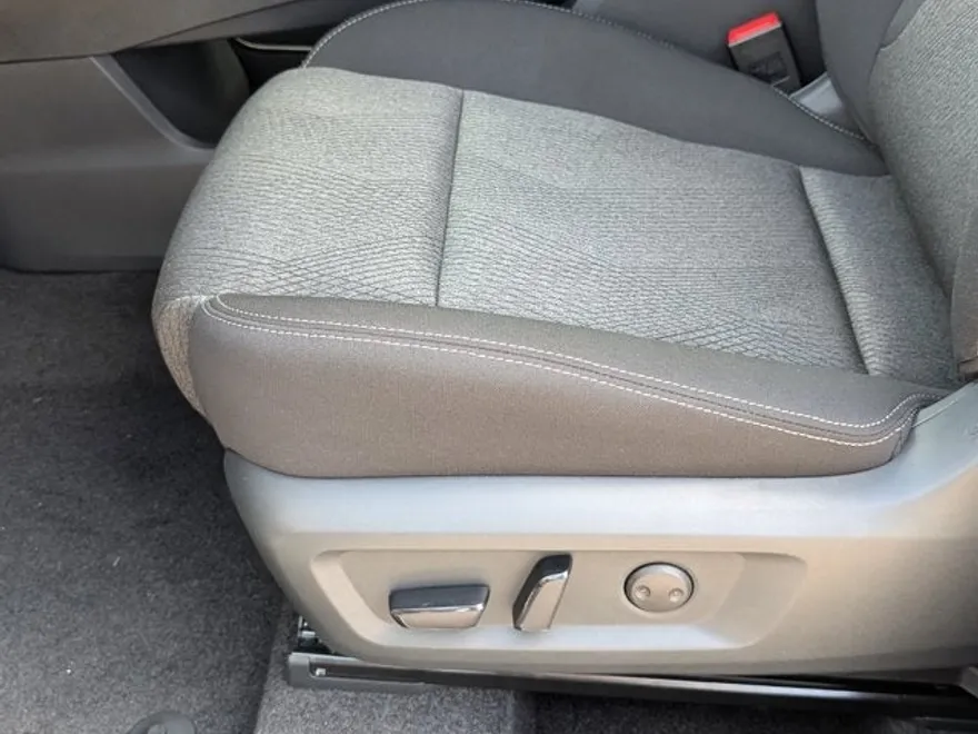 2025 Nissan Rogue SV photo 1