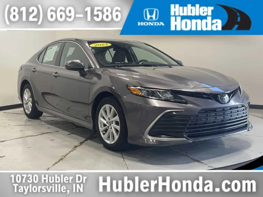 2023 Toyota Camry LE photo 1