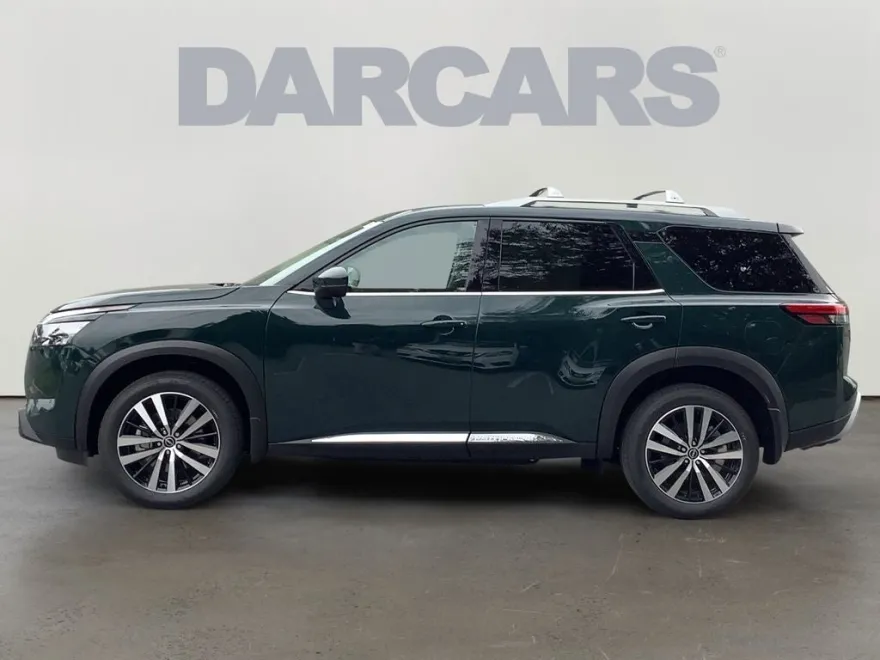 2025 Nissan Pathfinder Platinum photo 1
