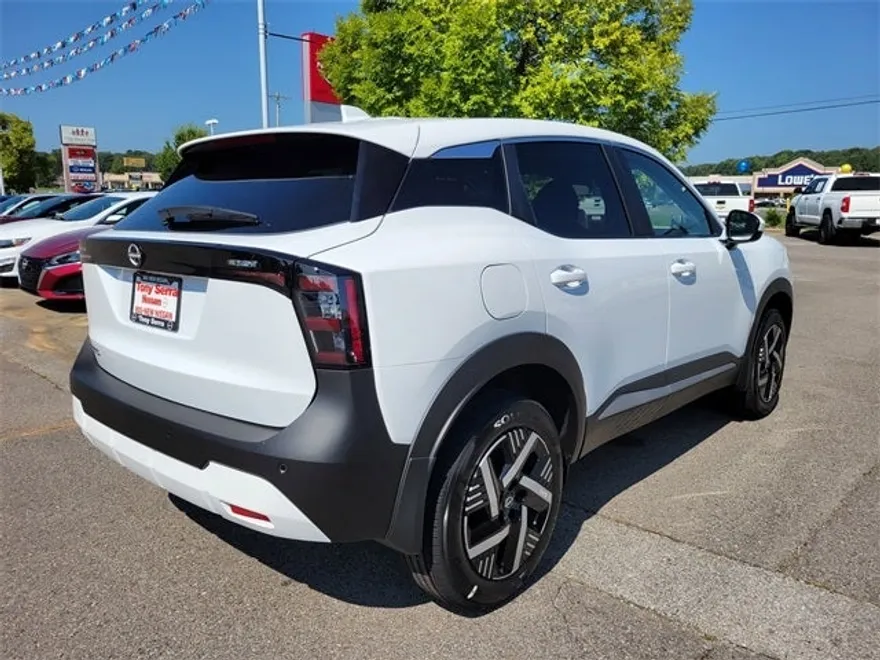 2025 Nissan Kicks SV photo 1