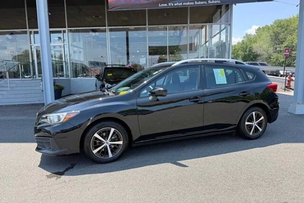 2022 Subaru Impreza Premium photo 1
