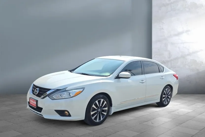 2016 Nissan Altima 2.5 SV photo 1
