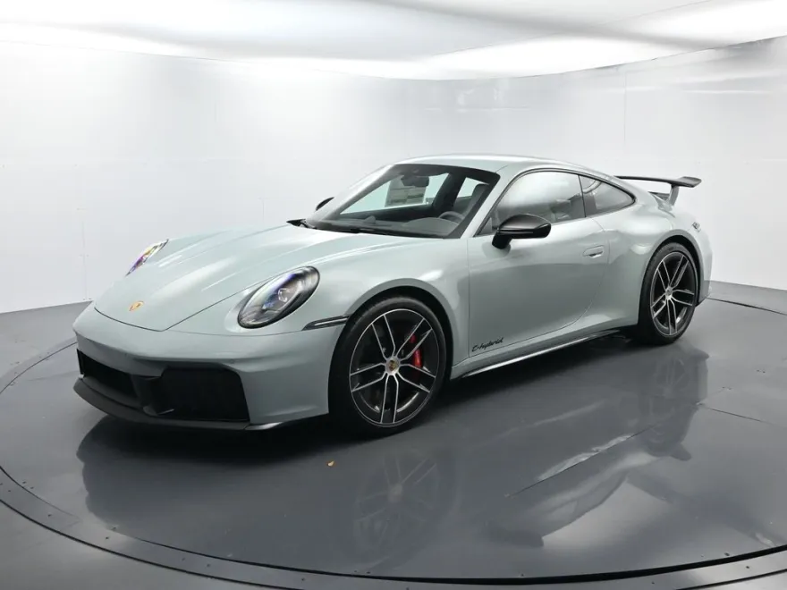 2026 Porsche 911 GTS photo 1