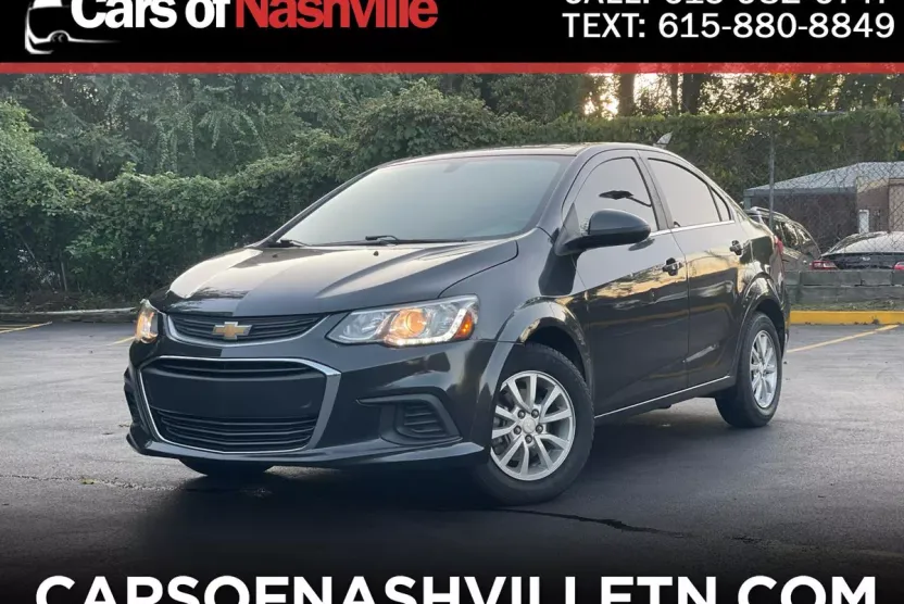 2019 Chevrolet Sonic LT photo 1