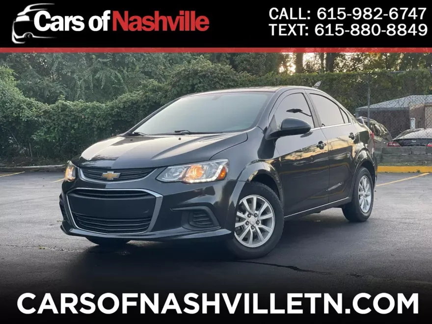 2019 Chevrolet Sonic LT photo 1