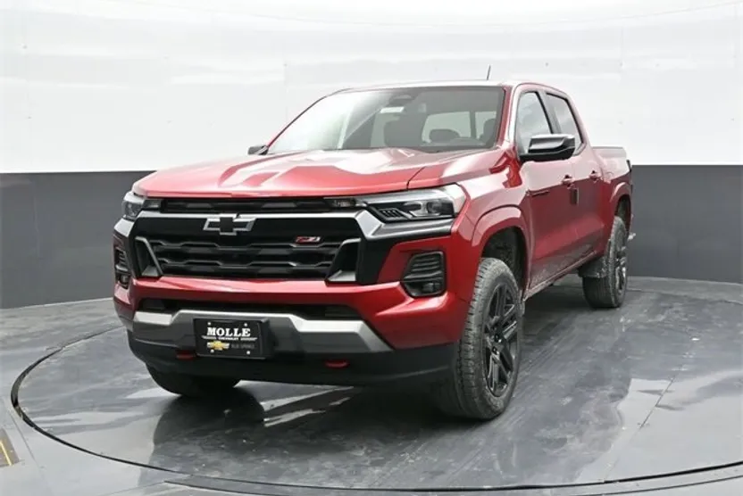 2025 Chevrolet Colorado Z71 photo 1