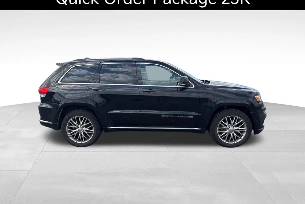 2017 Jeep Grand Cherokee Summit photo 1