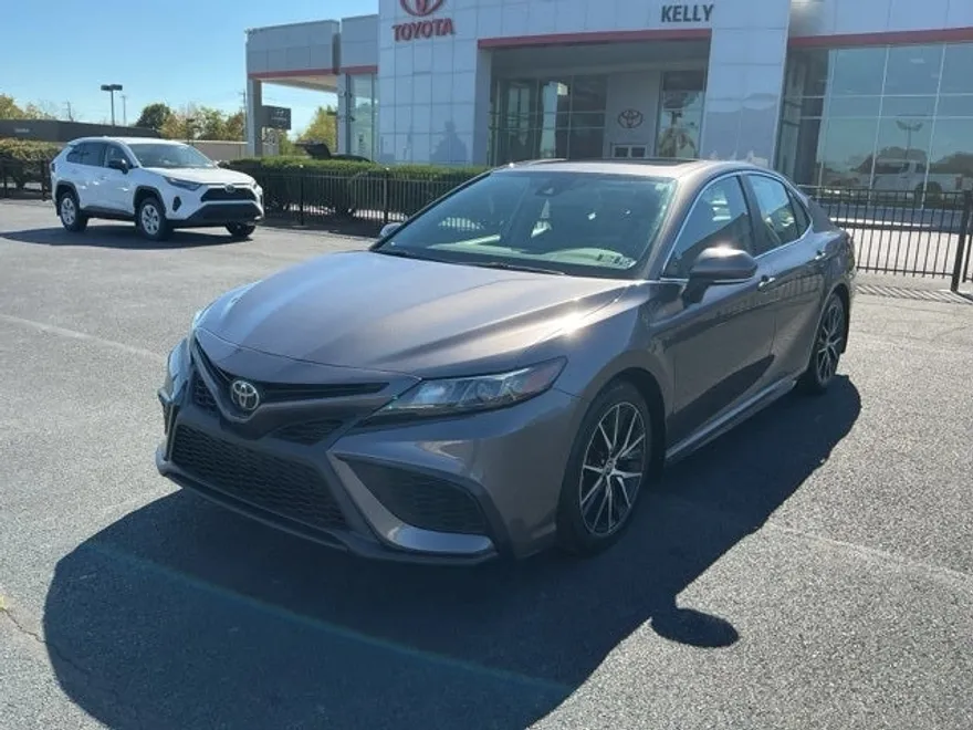 2023 Toyota Camry SE photo 1
