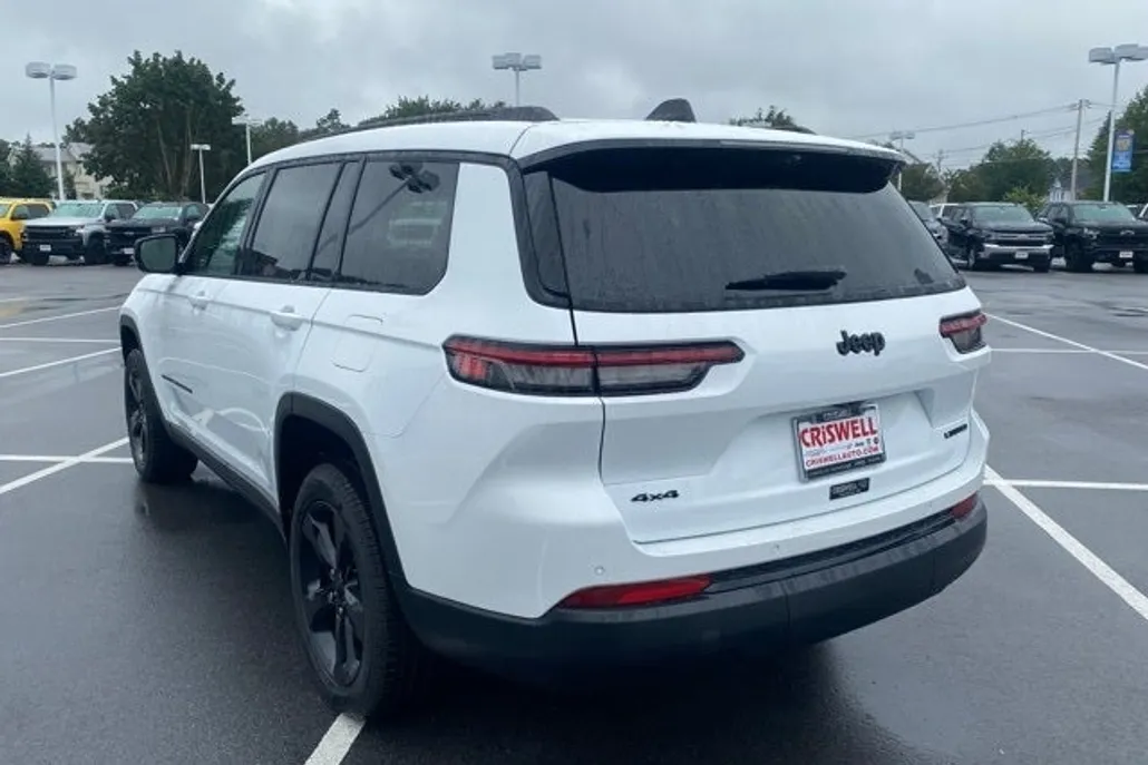 2025 Jeep Grand Cherokee Limited photo 1