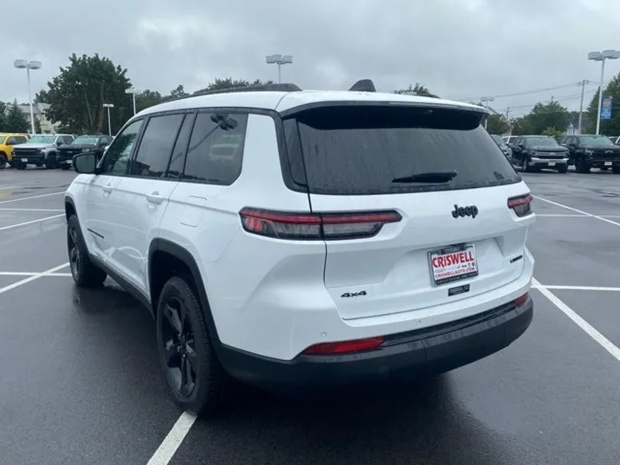 2025 Jeep Grand Cherokee Limited photo 1