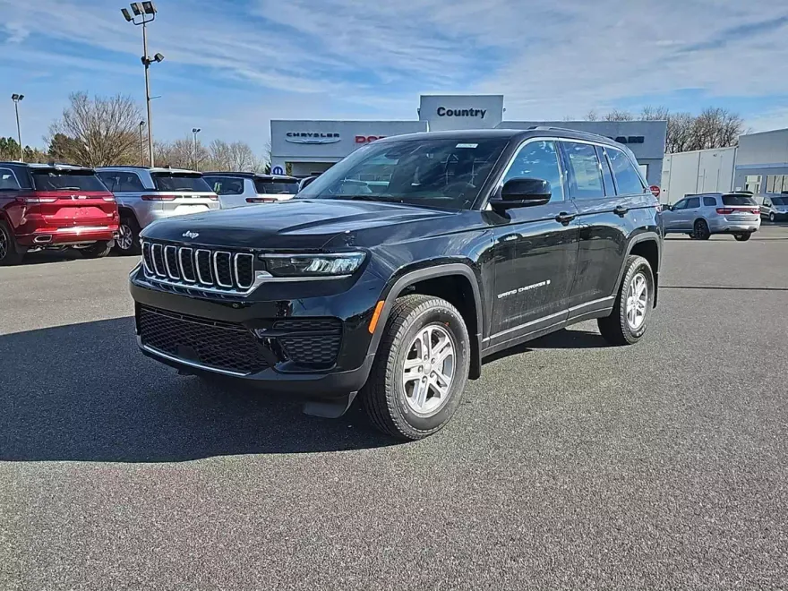 2025 Jeep Grand Cherokee Laredo photo 1