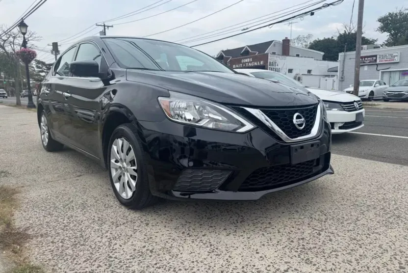 2019 Nissan Sentra photo 1
