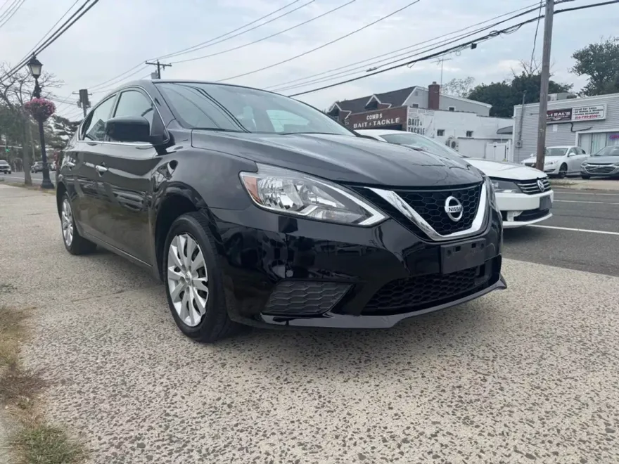 2019 Nissan Sentra photo 1