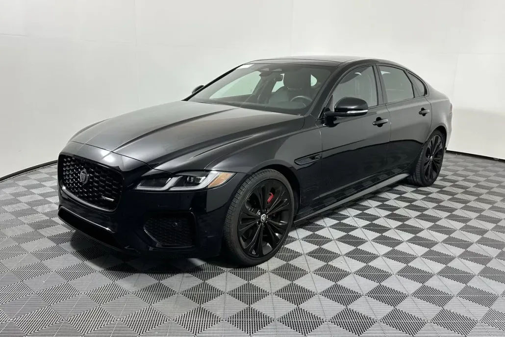2024 Jaguar XF R-Dynamic SE photo 1