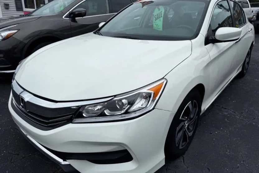 2016 Honda Accord LX photo 1