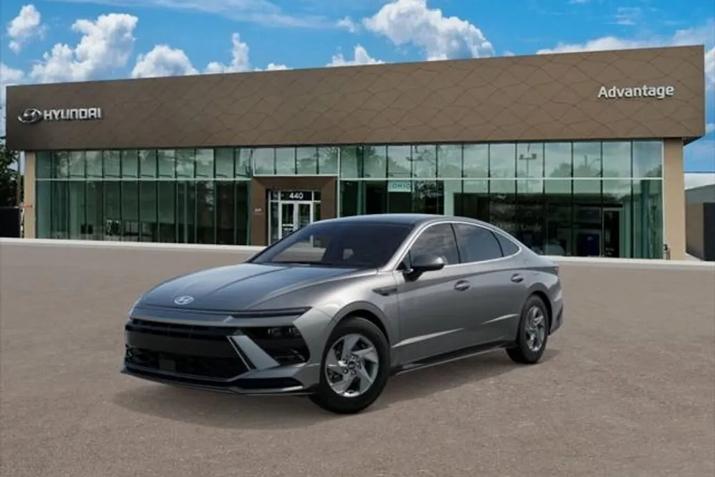 2025 Hyundai Sonata SE photo 1