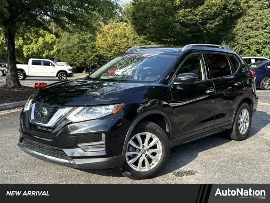 2020 Nissan Rogue SV photo 1