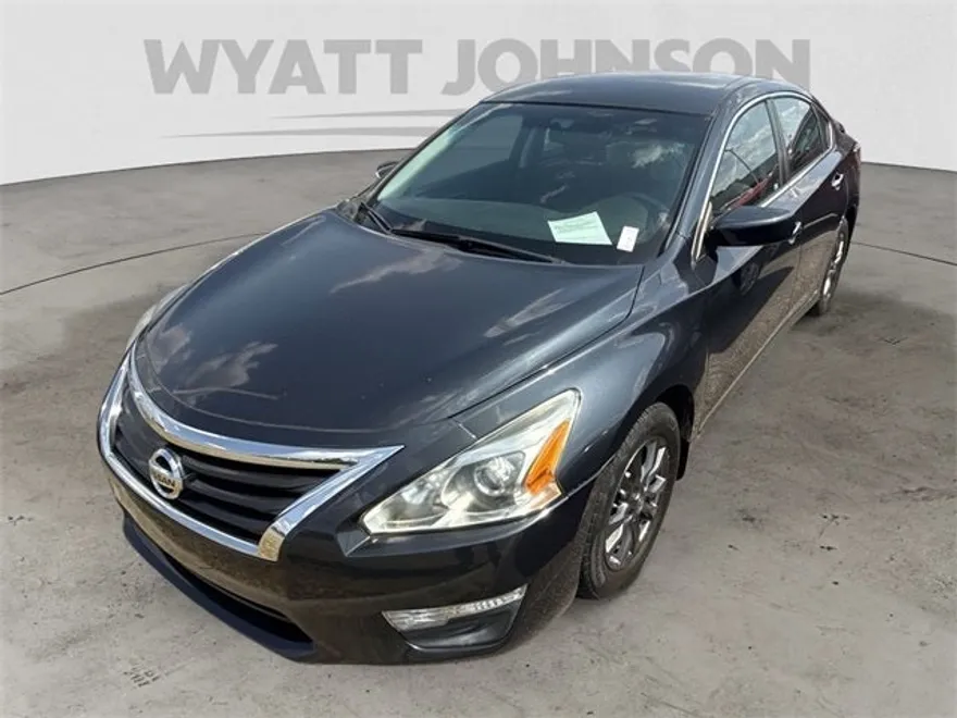 2015 Nissan Altima 2.5 S photo 1