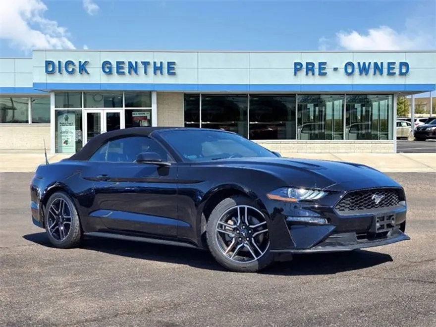 2022 Ford Mustang EcoBoost photo 1