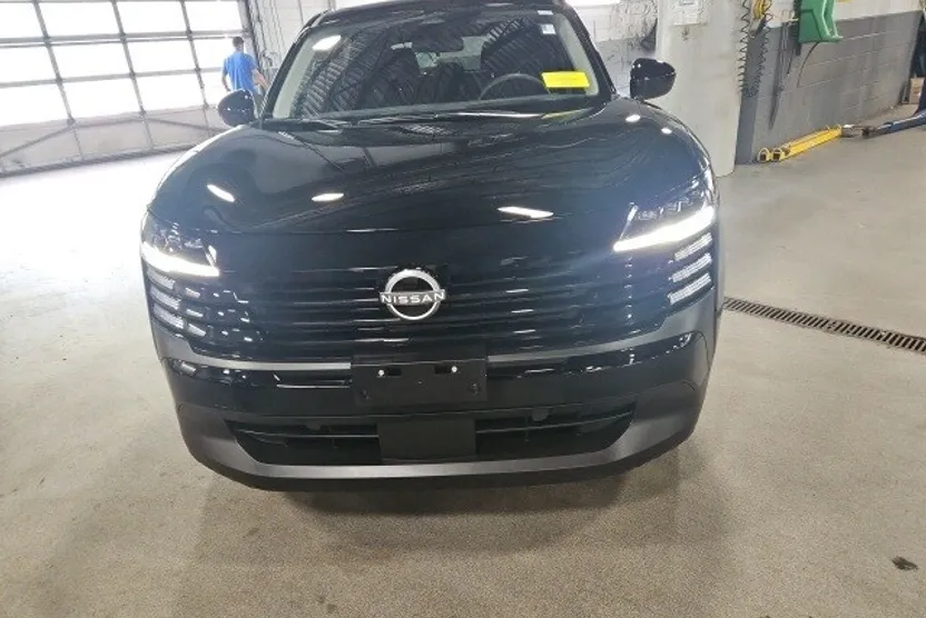 2025 Nissan Kicks SV photo 1