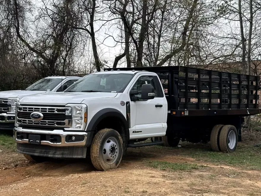 2024 Ford F-550 photo 1