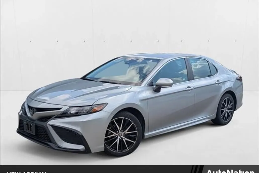 2023 Toyota Camry SE photo 1