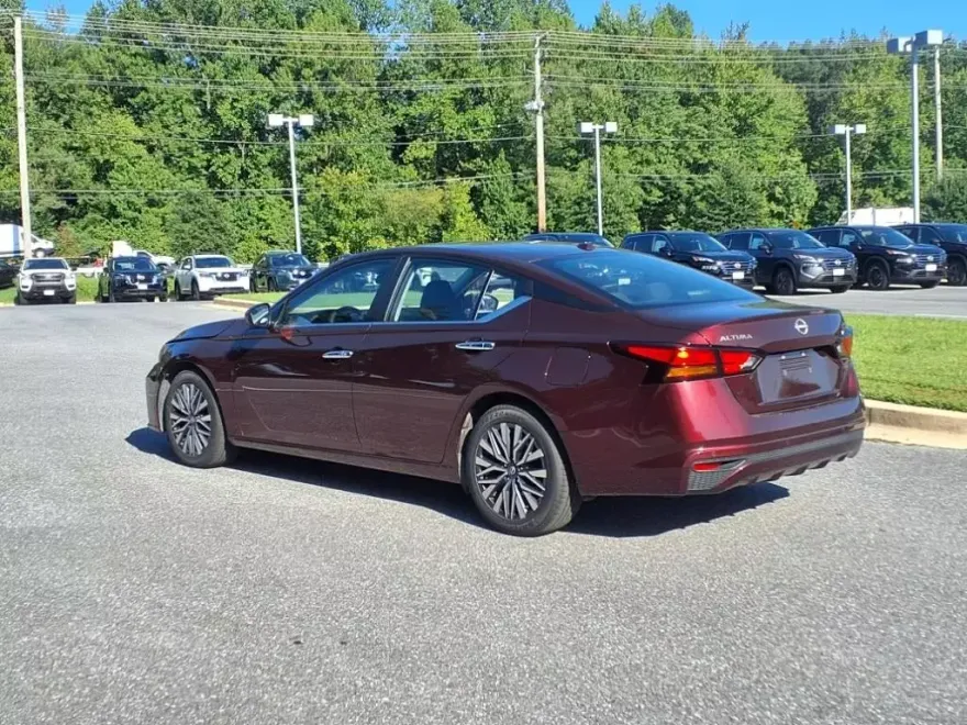 2023 Nissan Altima 2.5 SV photo 1