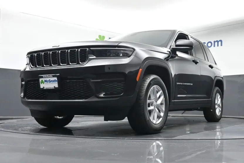 2025 Jeep Grand Cherokee Laredo X photo 1