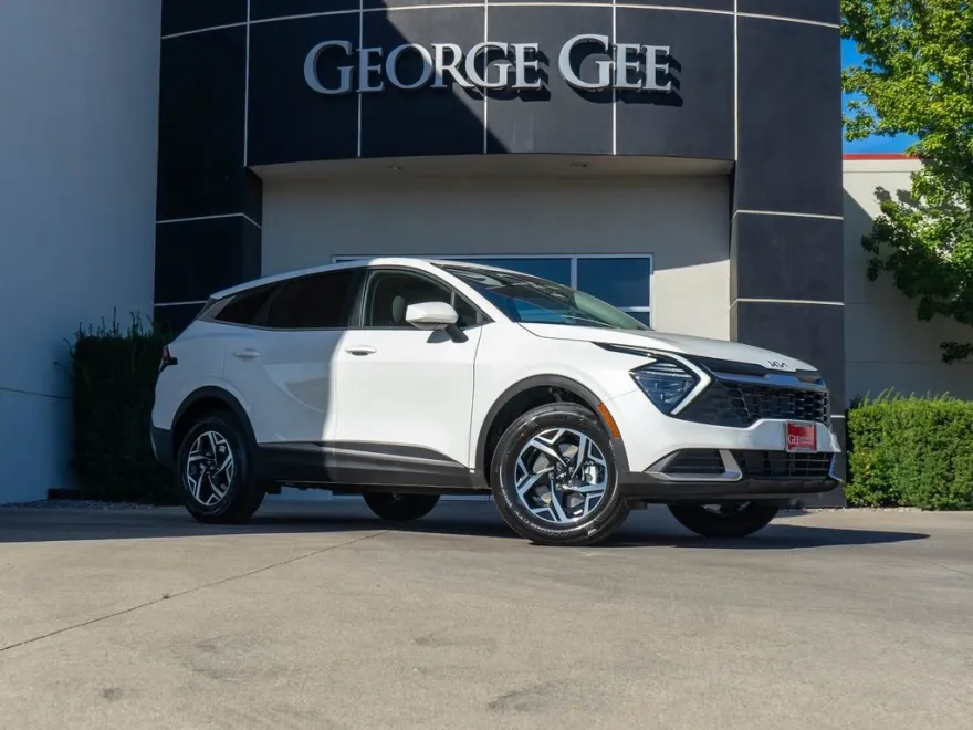 2025 Kia Sportage LX photo 1