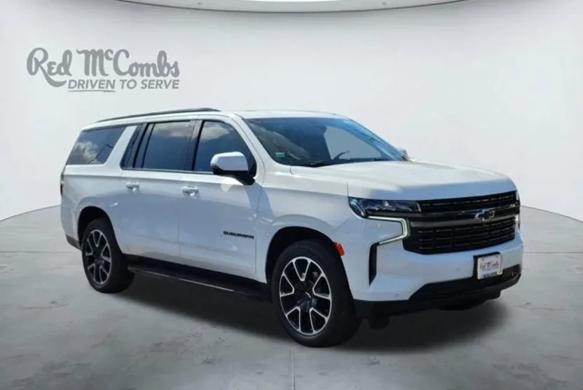 2022 Chevrolet Suburban RST photo 1