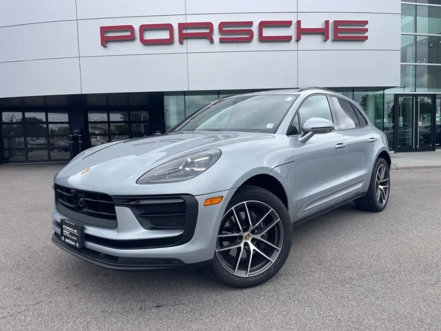 2025 Porsche Macan T photo 1