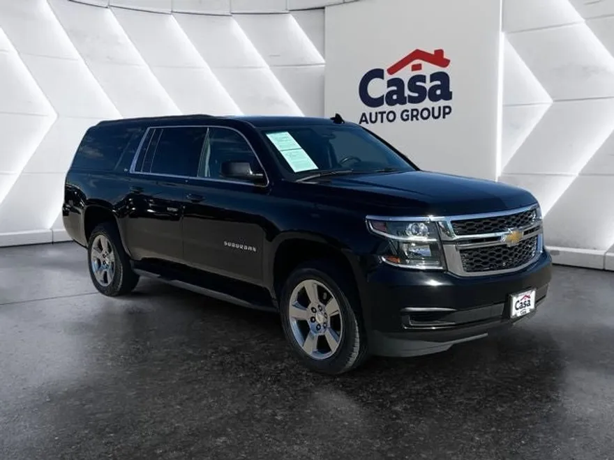 2016 Chevrolet Suburban LS photo 1