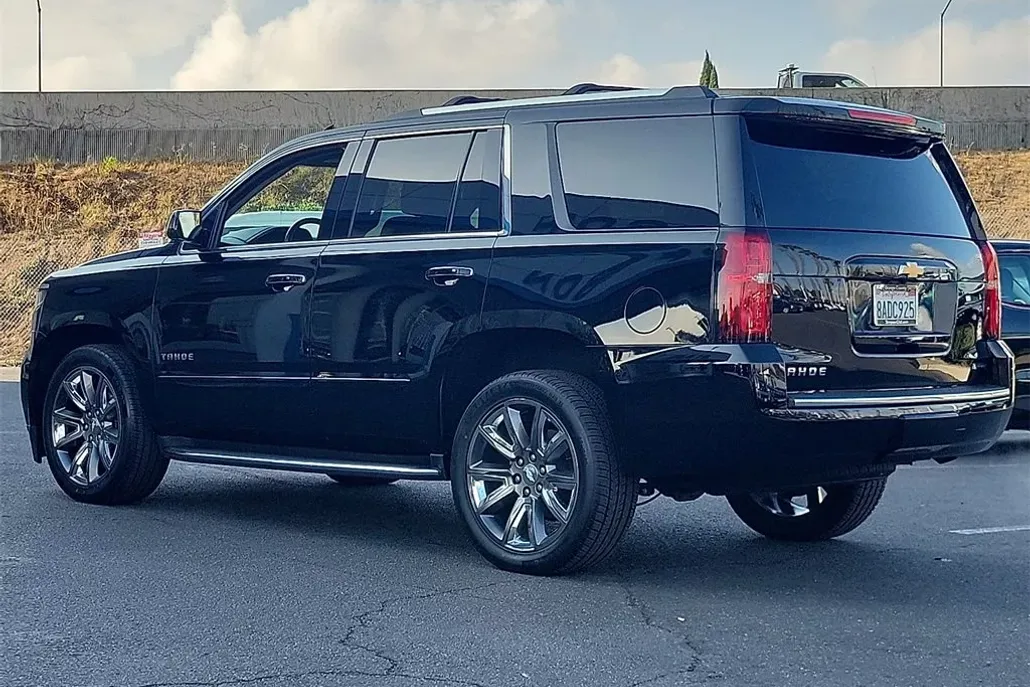 2018 Chevrolet Tahoe Premier photo 1