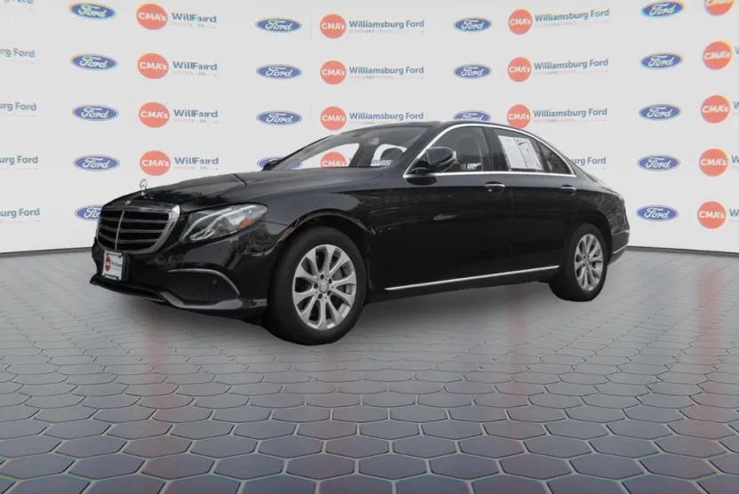 2017 Mercedes Benz E 300 4MATIC photo 1