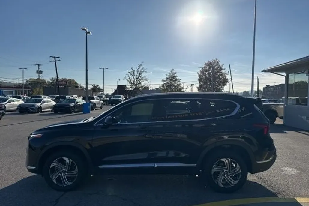 2021 Hyundai Santa Fe SEL photo 1