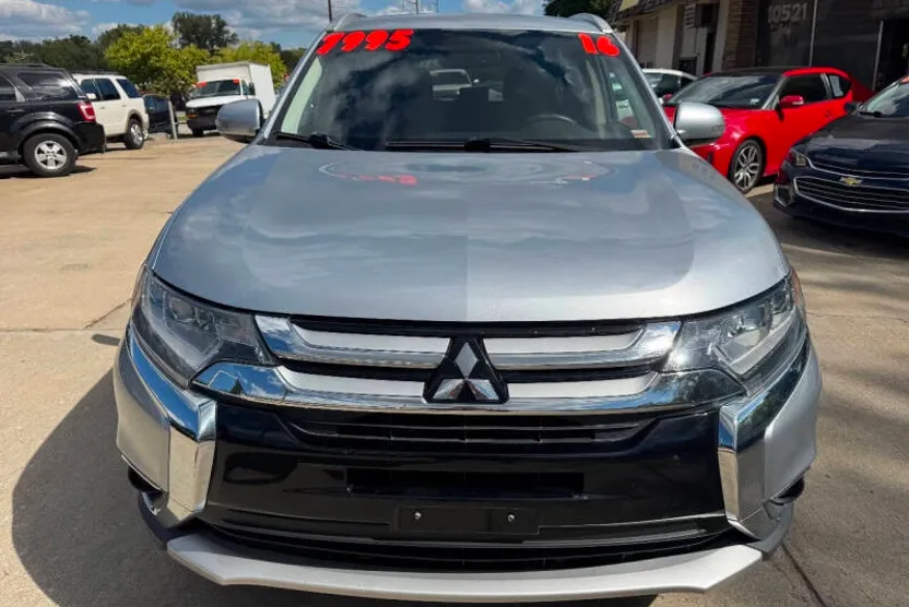 2016 Mitsubishi Outlander GT photo 1