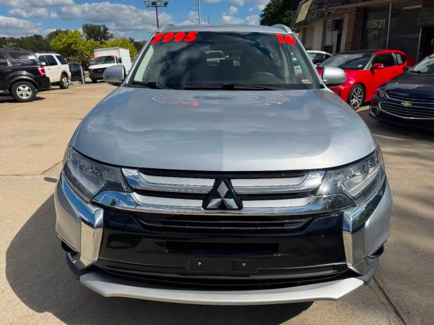 2016 Mitsubishi Outlander GT photo 1