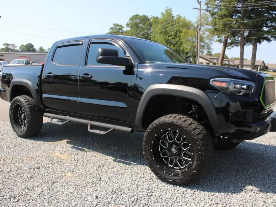 2016 Toyota Tacoma Double Cab TRD Sport photo 1