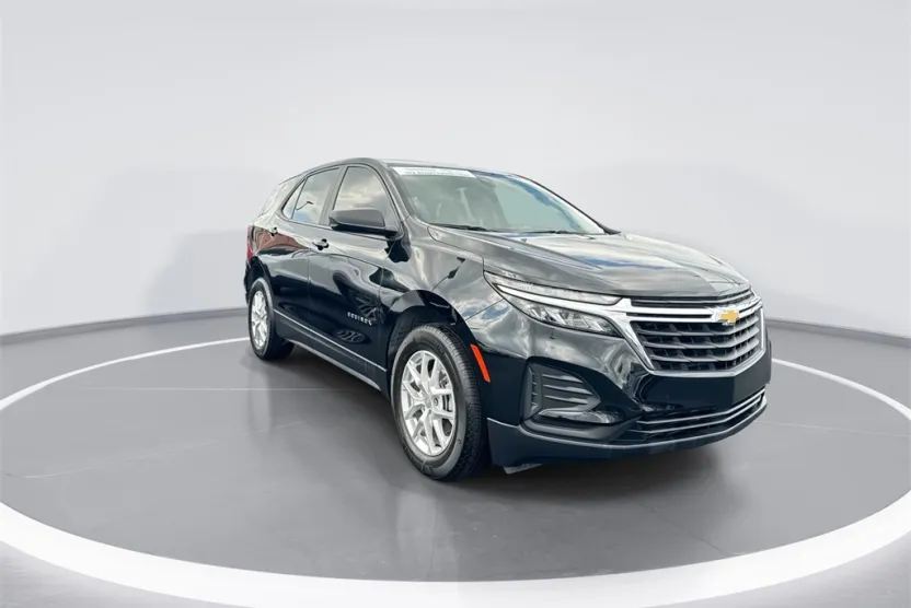 2024 Chevrolet Equinox LS photo 1