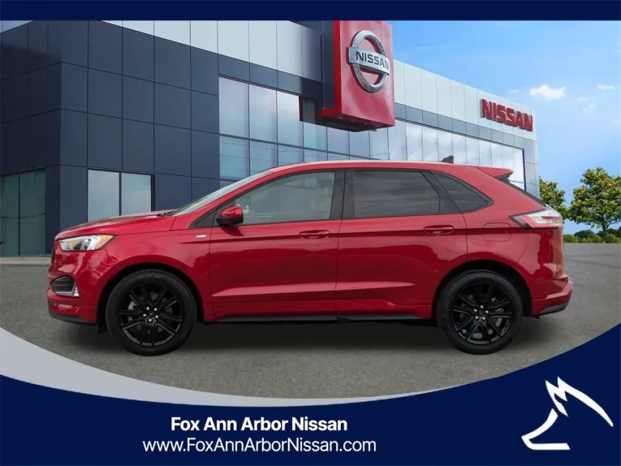 2023 Ford Edge ST photo 1