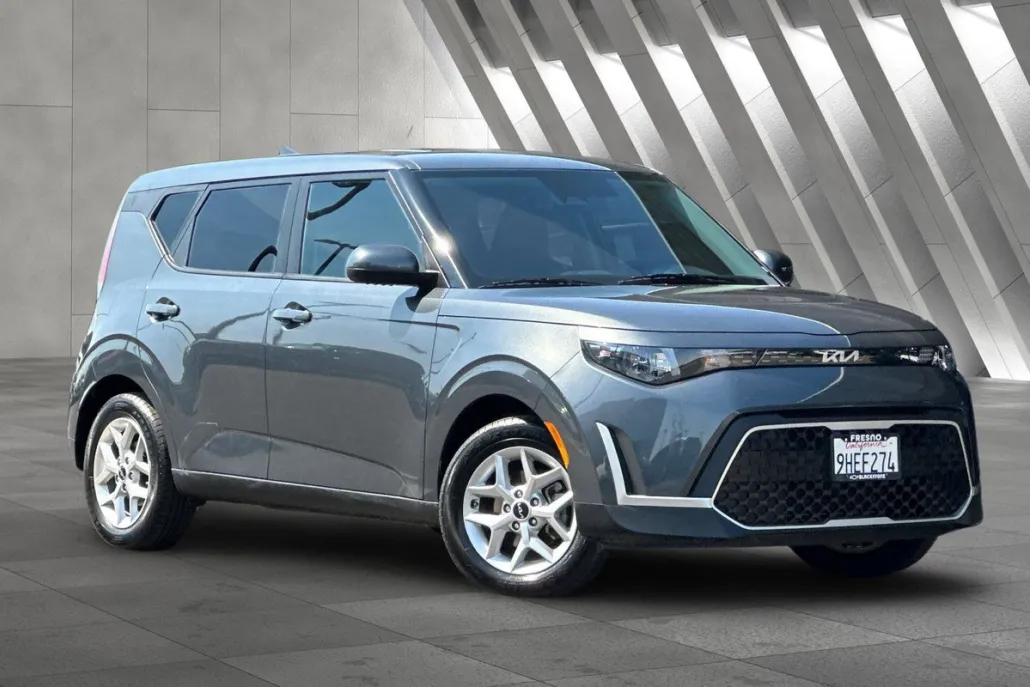 2023 Kia Soul LX photo 1
