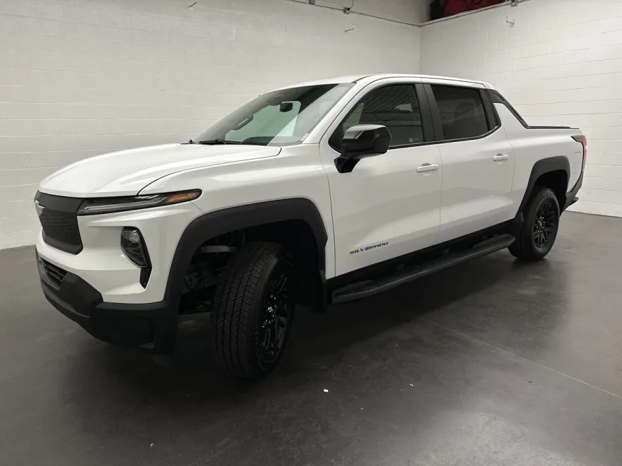 2024 Chevrolet Silverado EV Work Truck photo 1
