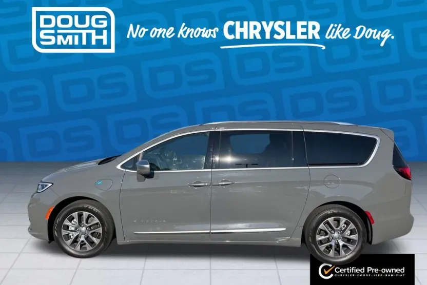 2022 Chrysler Pacifica Hybrid Pinnacle photo 1