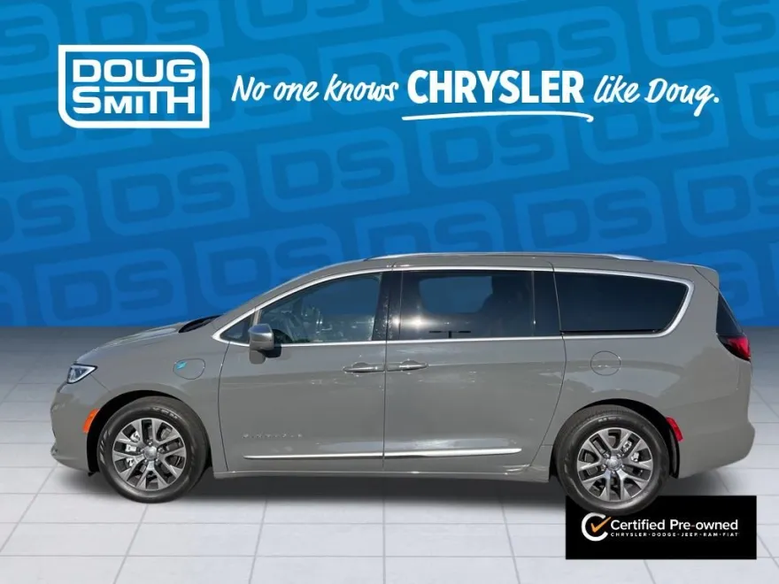 2022 Chrysler Pacifica Hybrid Pinnacle photo 1