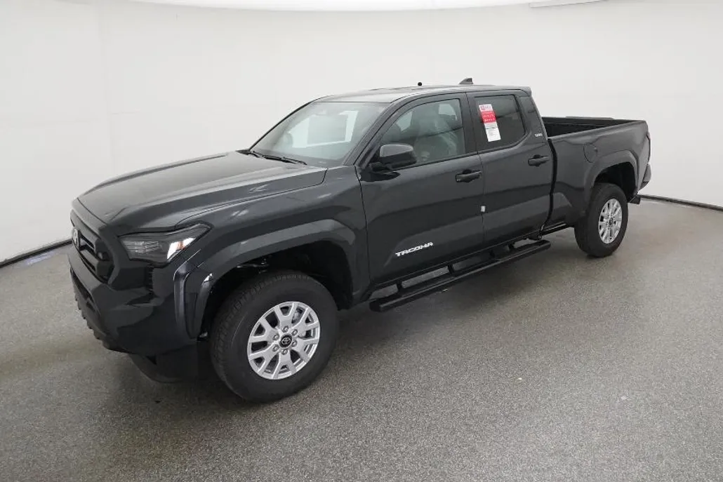 2025 Toyota Tacoma SR5 photo 1