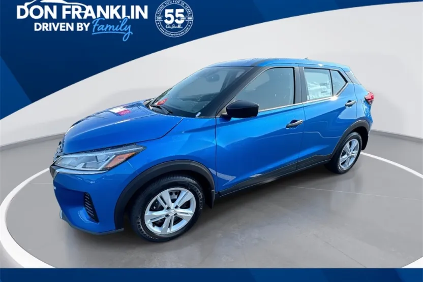 2025 Nissan Kicks Play S photo 1